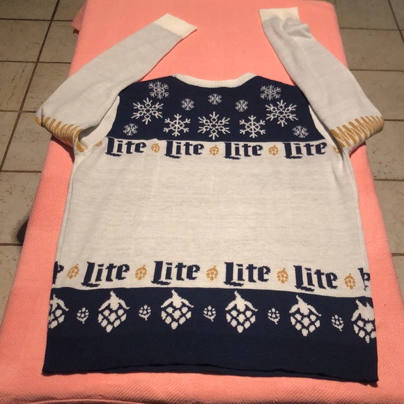 ⭐️⬇️ Miller Lite Men’s Vintage Winter Crewneck Sweater - Picture 9 of 9